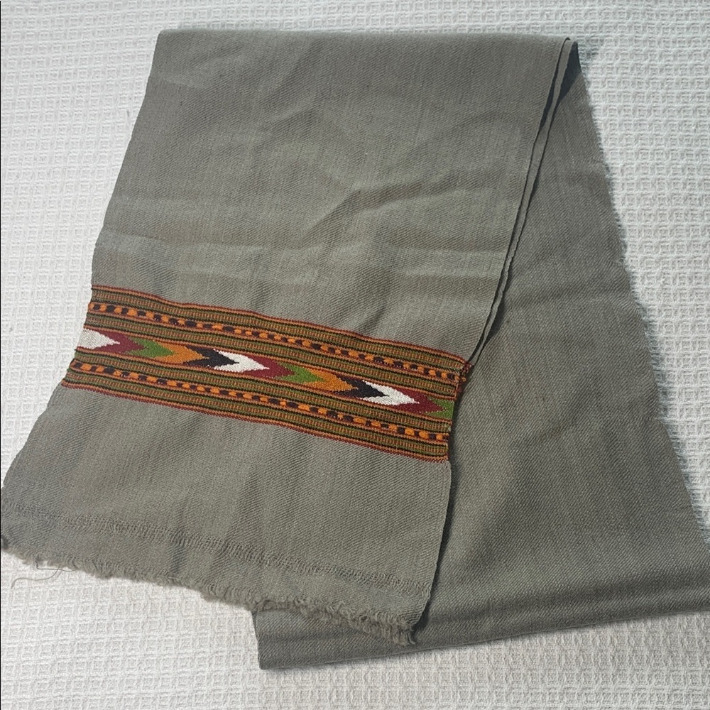 Southwestern print gray/taupe wool scarf